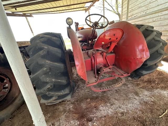 Image of McCormick-Deering W-9 equipment image 1