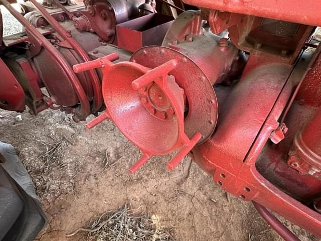 Image of McCormick-Deering W-9 equipment image 2