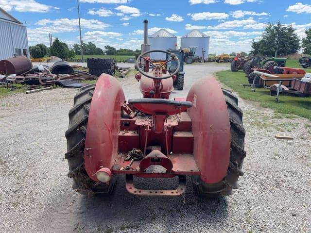 Image of International Harvester Super W-4 equipment image 3