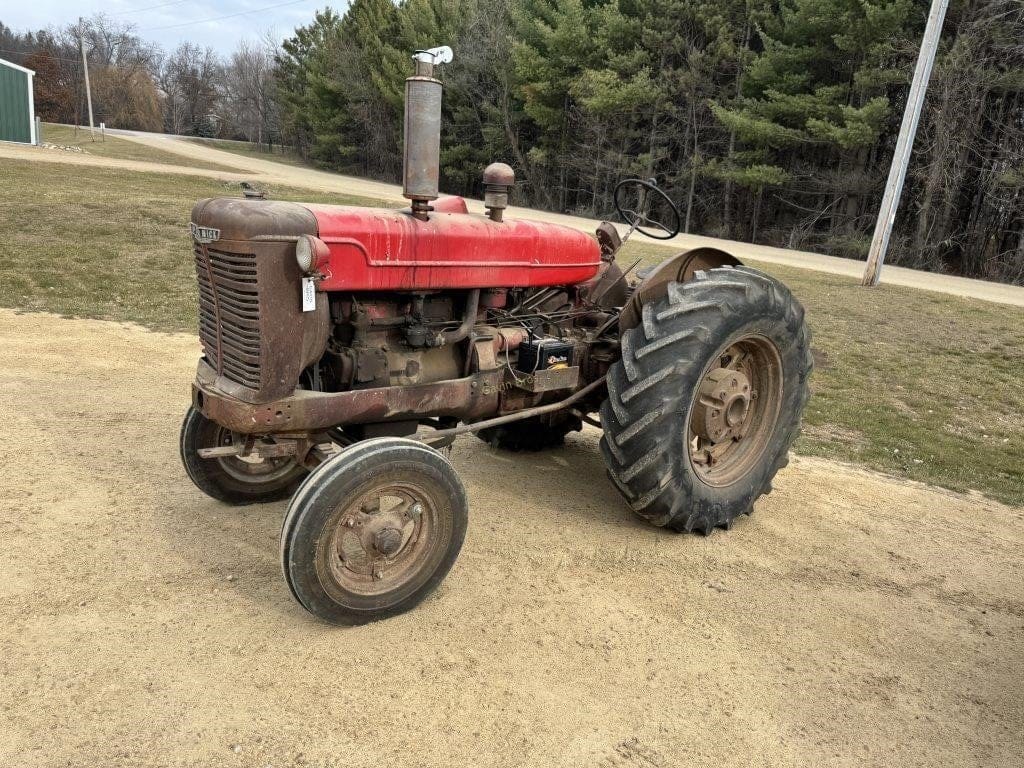 International Harvester W-6 Equipment Image0