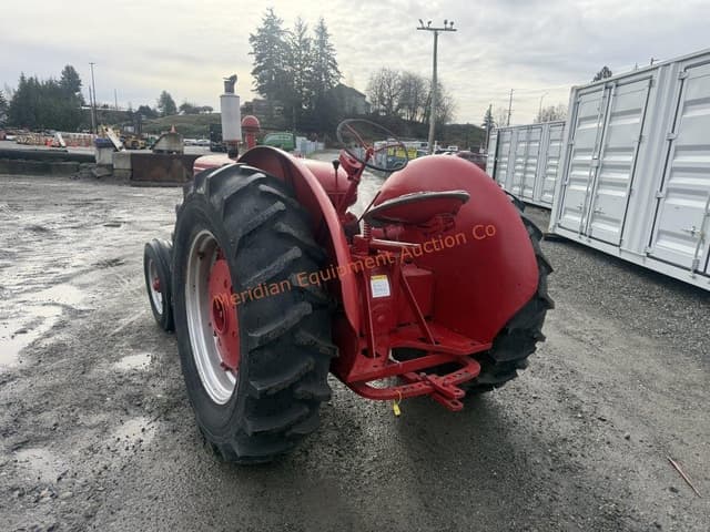 Image of McCormick-Deering W-9 equipment image 4