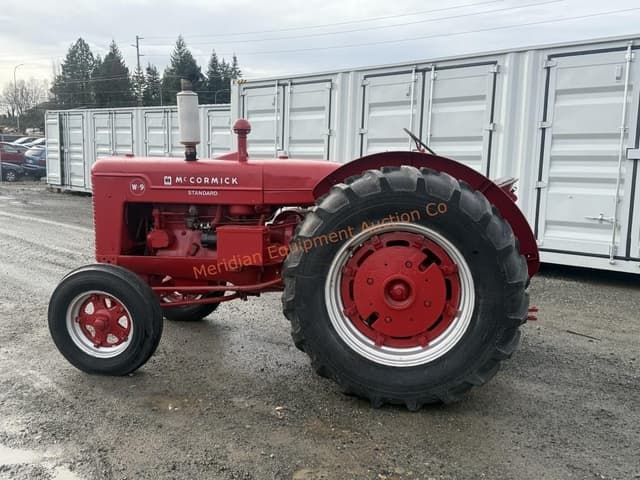 Image of McCormick-Deering W-9 equipment image 2