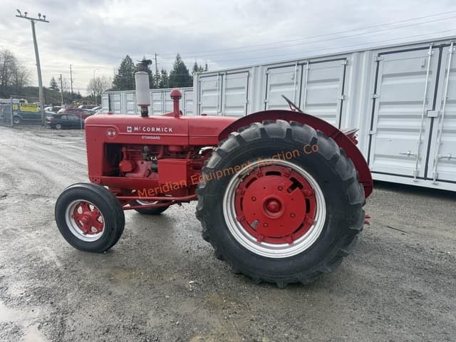 Image of McCormick-Deering W-9 equipment image 3