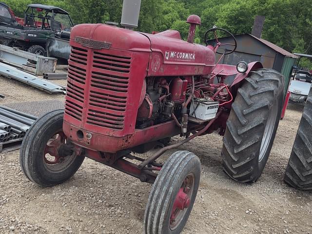 Image of McCormick-Deering WD-6 equipment image 1