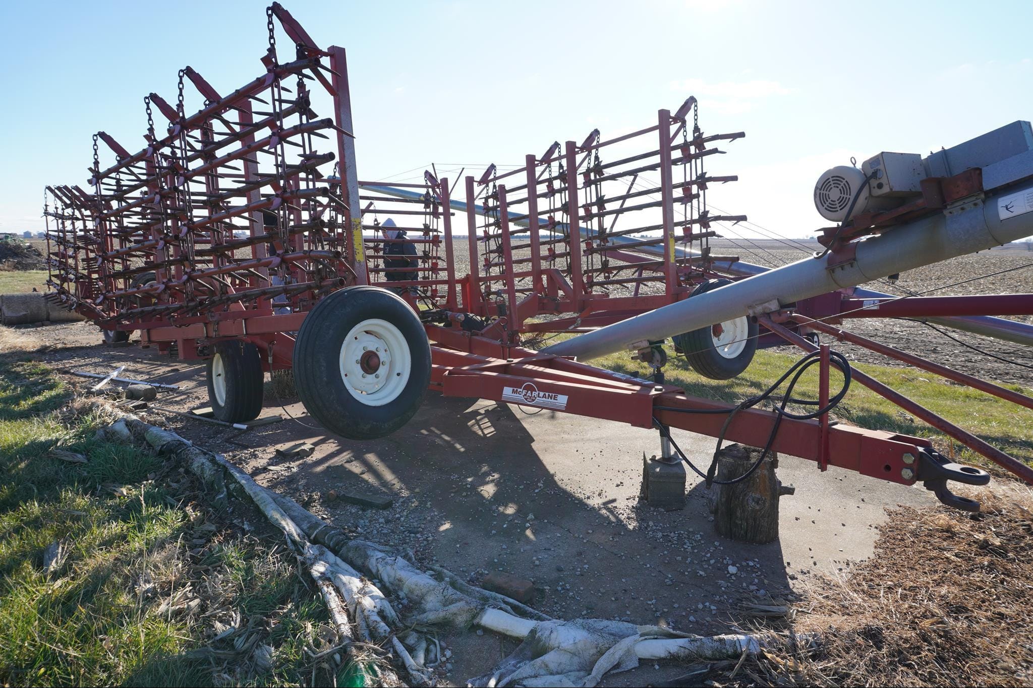 McFarlane HDL-132-44 Equipment Image0