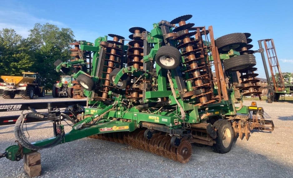 McFarlane 5040 Incite Equipment Image0