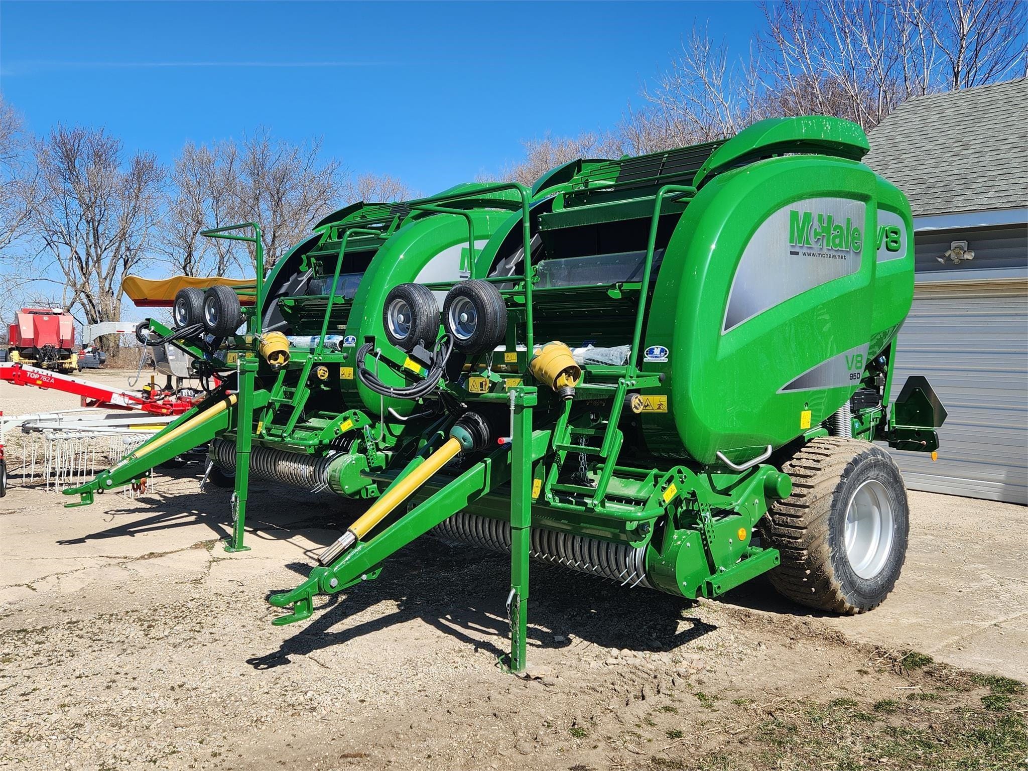 McHale V8 950 Equipment Image0