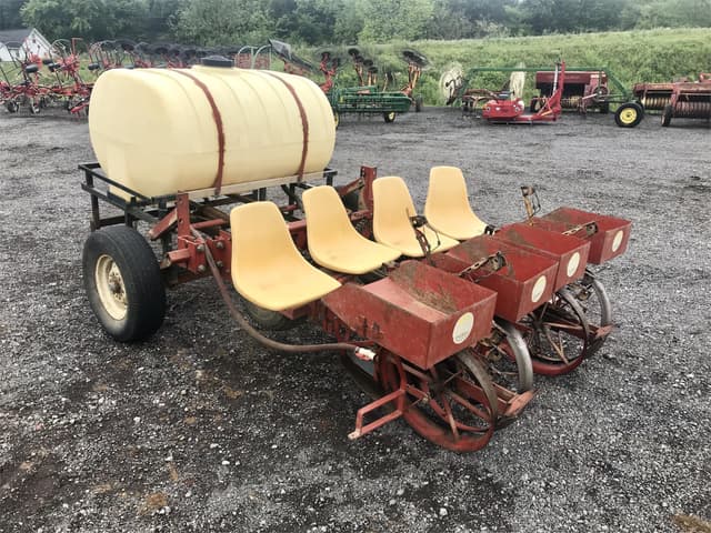 Image of Mechanical Transplanter 1000 equipment image 1