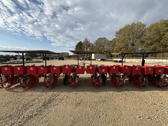 Image of Mechanical Transplanter 1100 equipment image 3