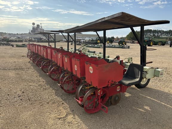 Image of Mechanical Transplanter 1100 equipment image 4