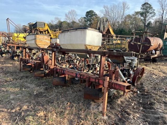 Image of Mechanical Transplanter 6000 equipment image 2