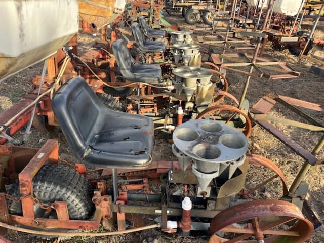 Image of Mechanical Transplanter 6000 equipment image 4