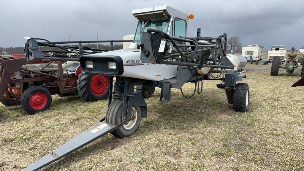 Main image Melroe 220