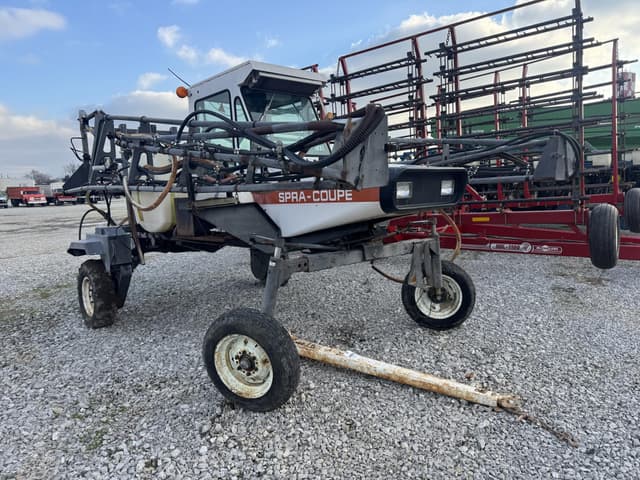 Image of Melroe 220 equipment image 2