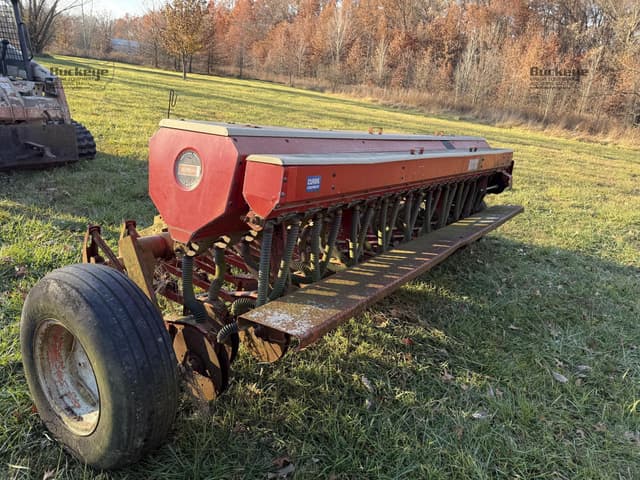 Image of Melroe 242 equipment image 4