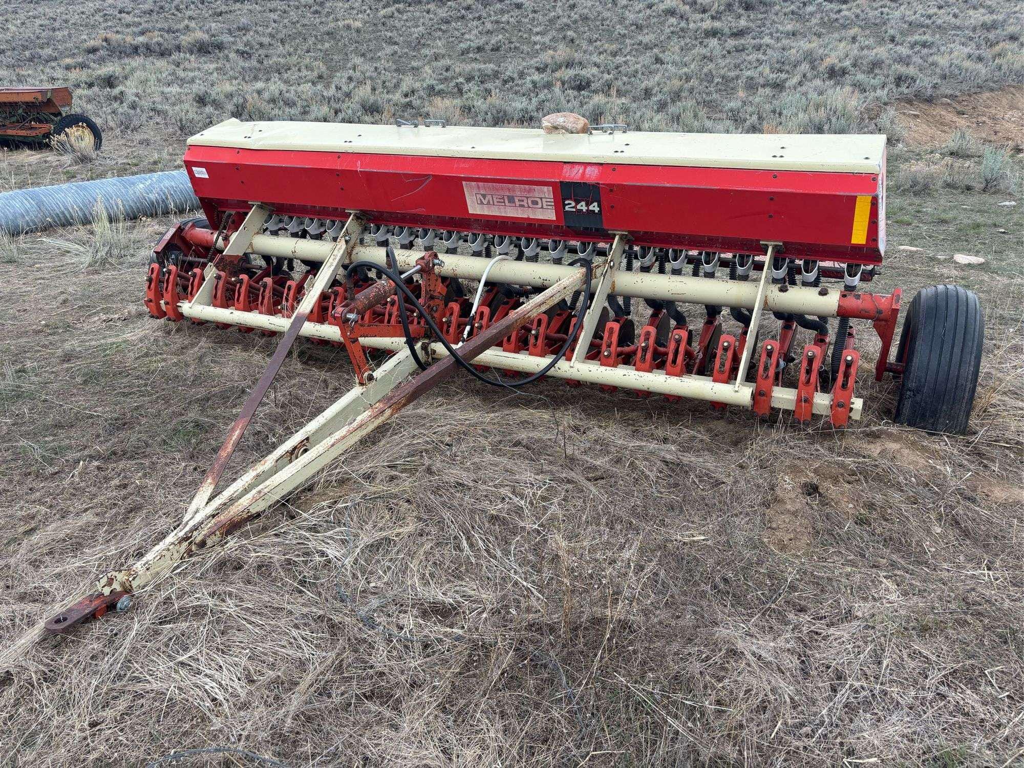 Main image Melroe 244