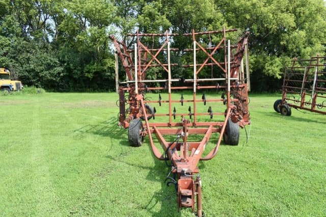 Image of Melroe 420 equipment image 2