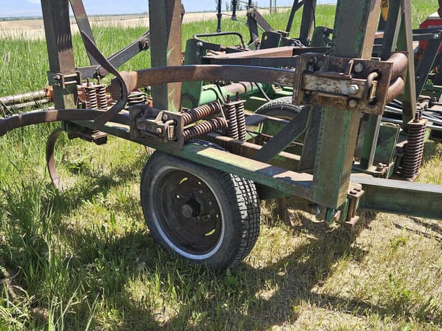 Image of Melroe 501 equipment image 1