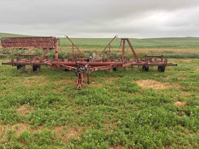 Image of Melroe 550 equipment image 1