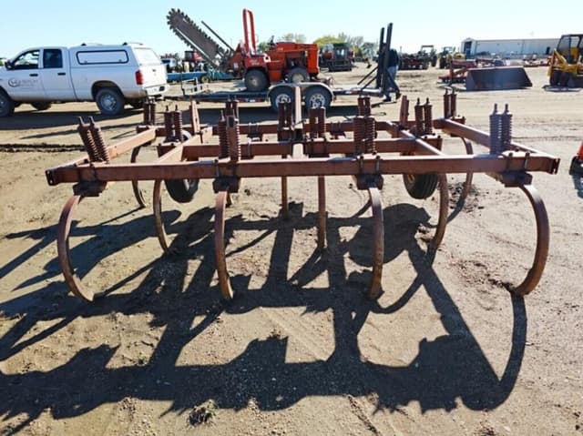 Image of Melroe 561 equipment image 2