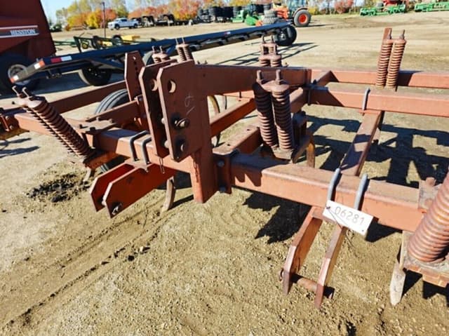 Image of Melroe 561 equipment image 3