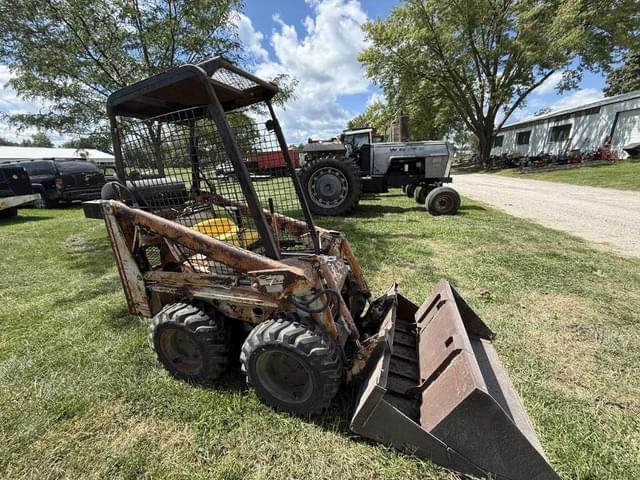 Image of Bobcat M-371 equipment image 1