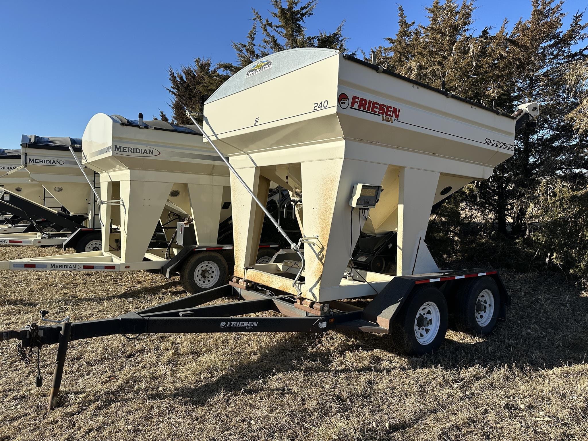 Main image Meridian 240