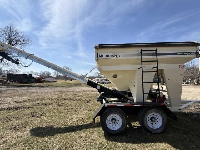 Image of Meridian 242RT equipment image 2