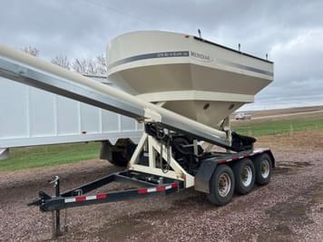 Main image Meridian 375