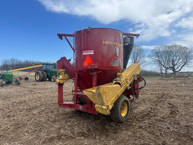 Image of New Holland 355 equipment image 4