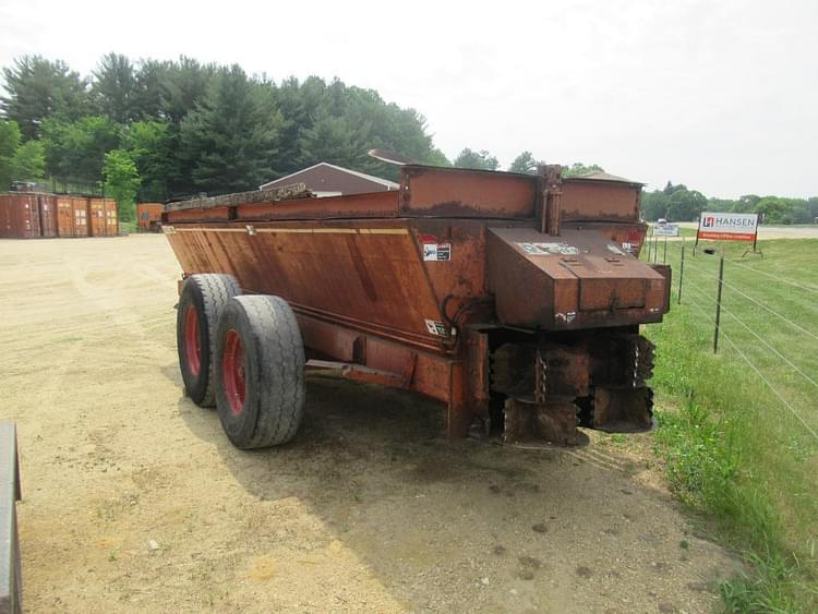 Meyer 3954 Manure Handling Manure Spreaders Dry for Sale Tractor Zoom