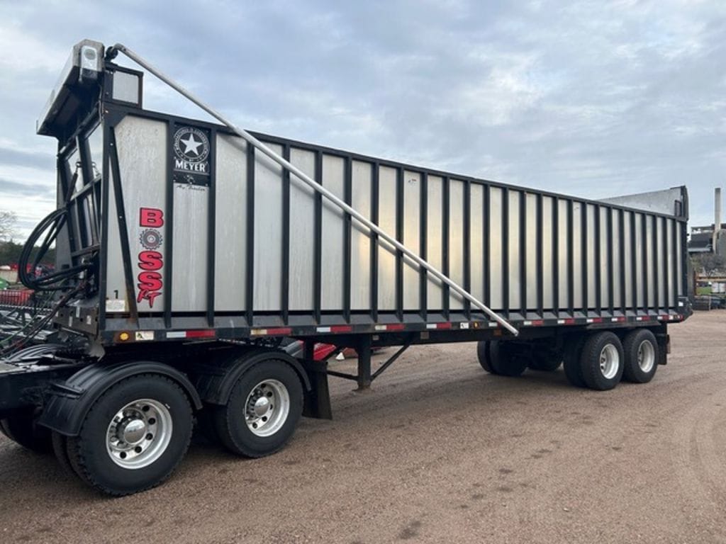 2012 Meyer 9136RT Equipment Image0