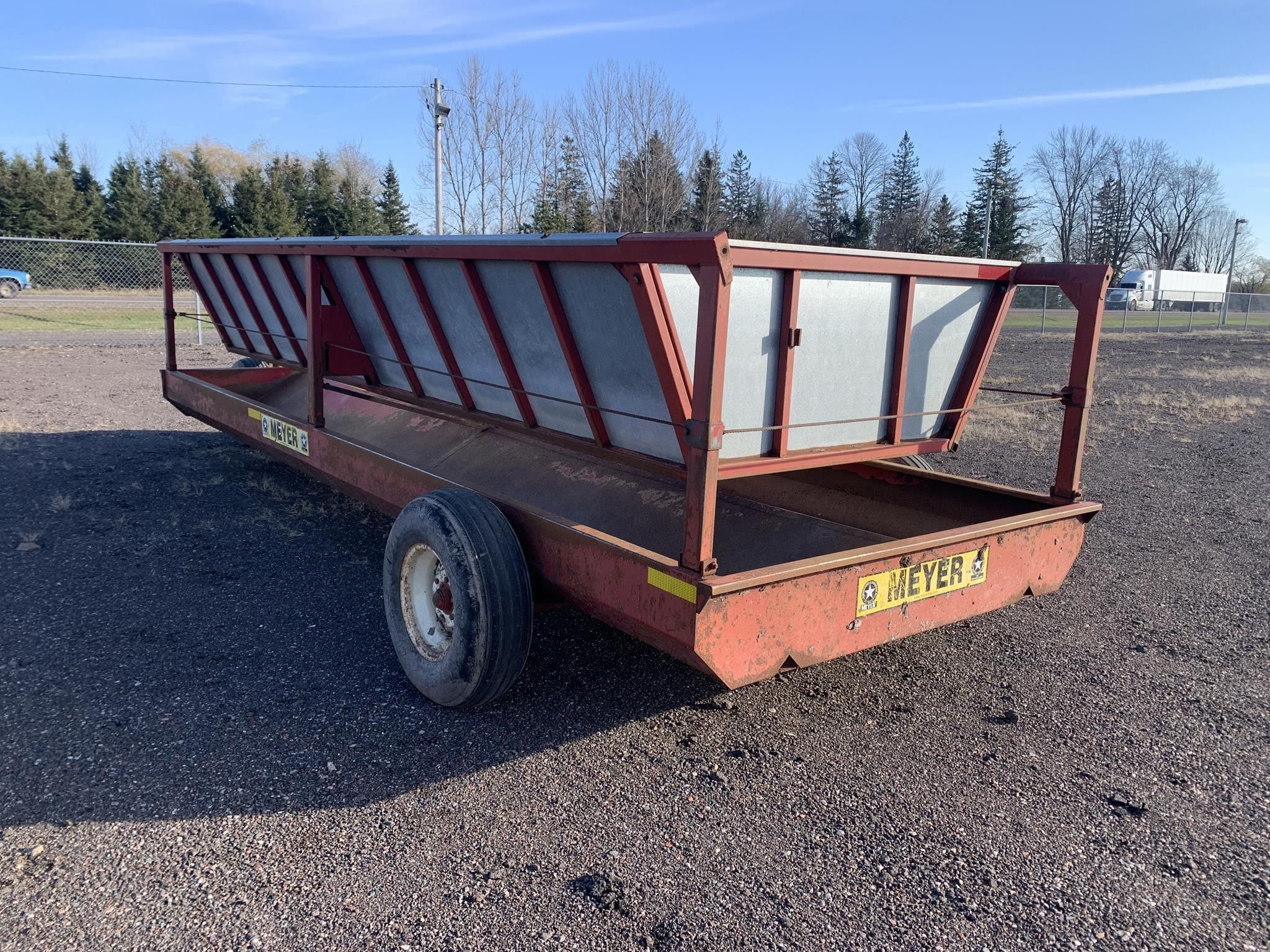 Main image Meyer P200