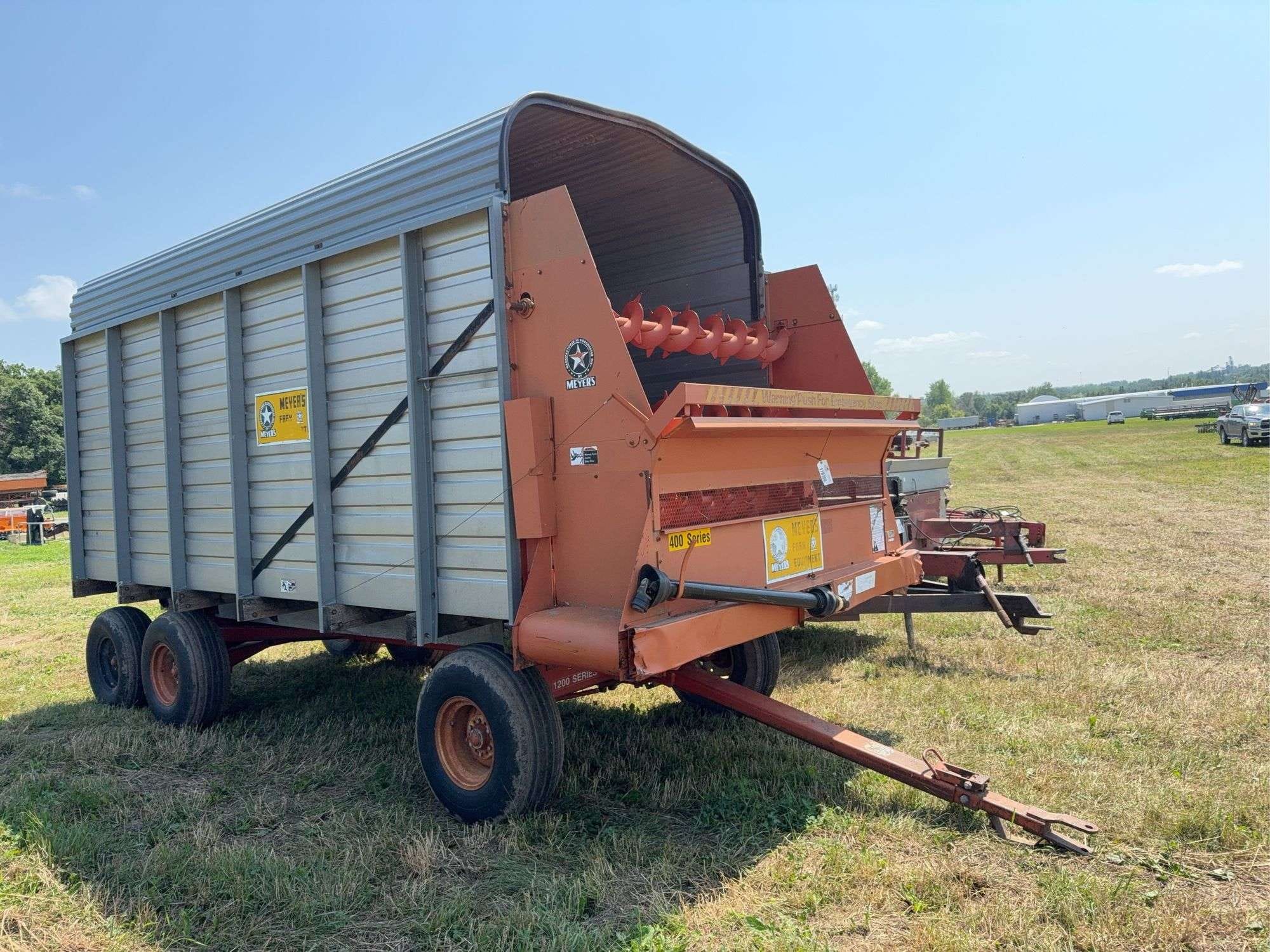 Meyer 400 Equipment Image0