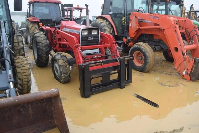 Image of Massey Ferguson 1040 equipment image 3