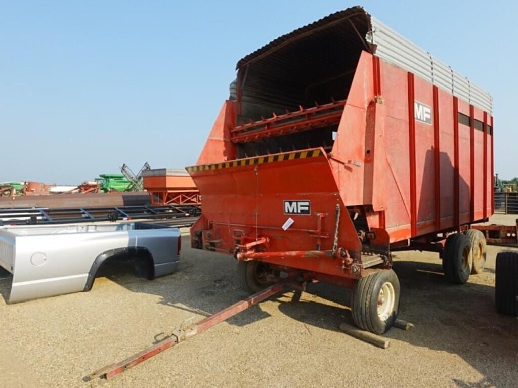 Massey Ferguson 116 Equipment Image0