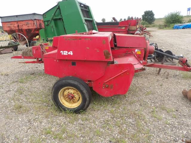 Image of Massey Ferguson 124 Image 1