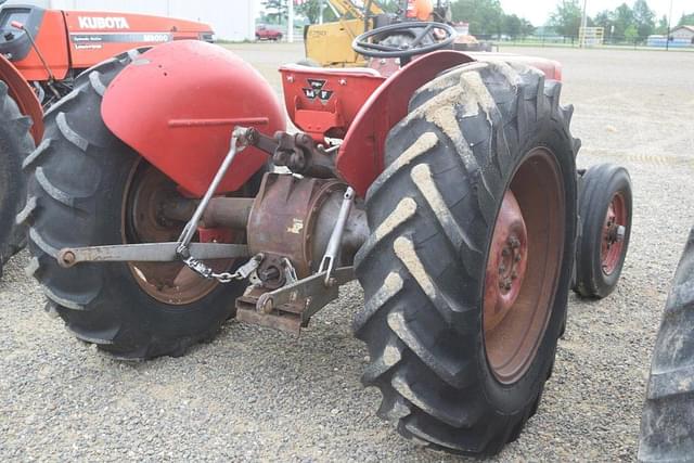 Image of Massey Ferguson 135 equipment image 2