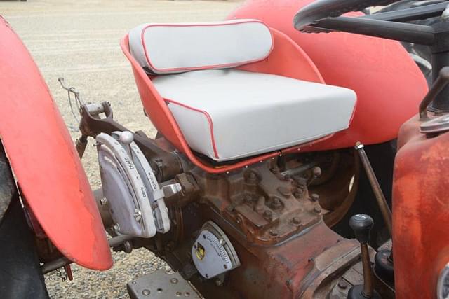 Image of Massey Ferguson 135 equipment image 4