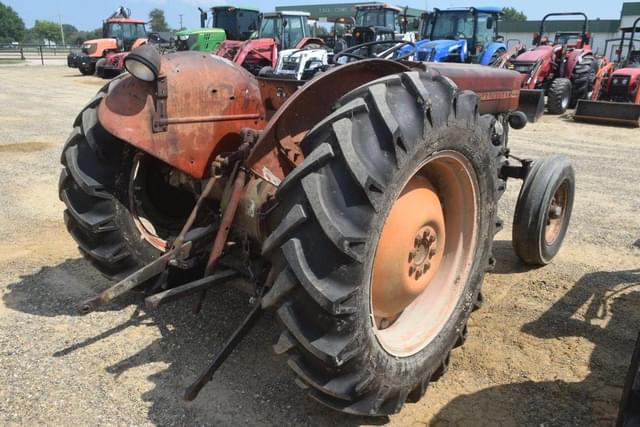Image of Massey Ferguson 135 equipment image 2