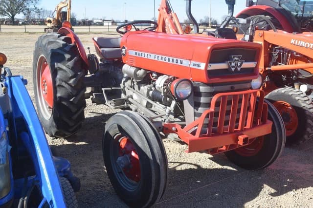 Image of Massey Ferguson 135 equipment image 3