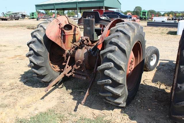 Image of Massey Ferguson 135 equipment image 2