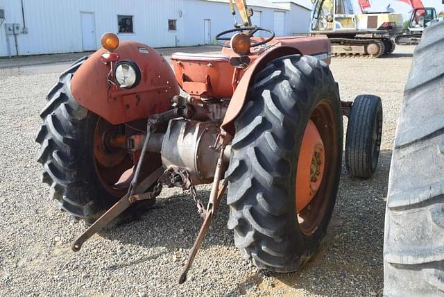 Image of Massey Ferguson 135 equipment image 2