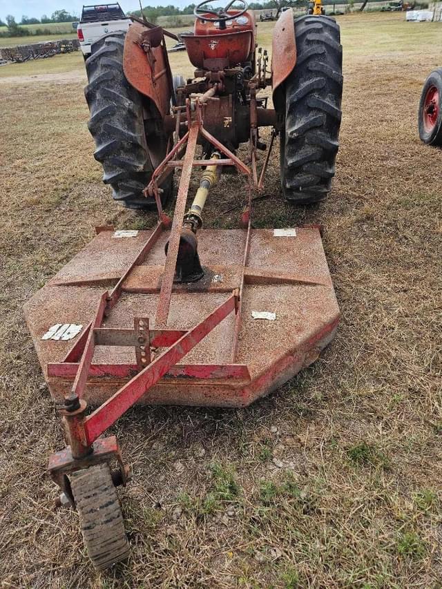 Image of Massey Ferguson 135 equipment image 3