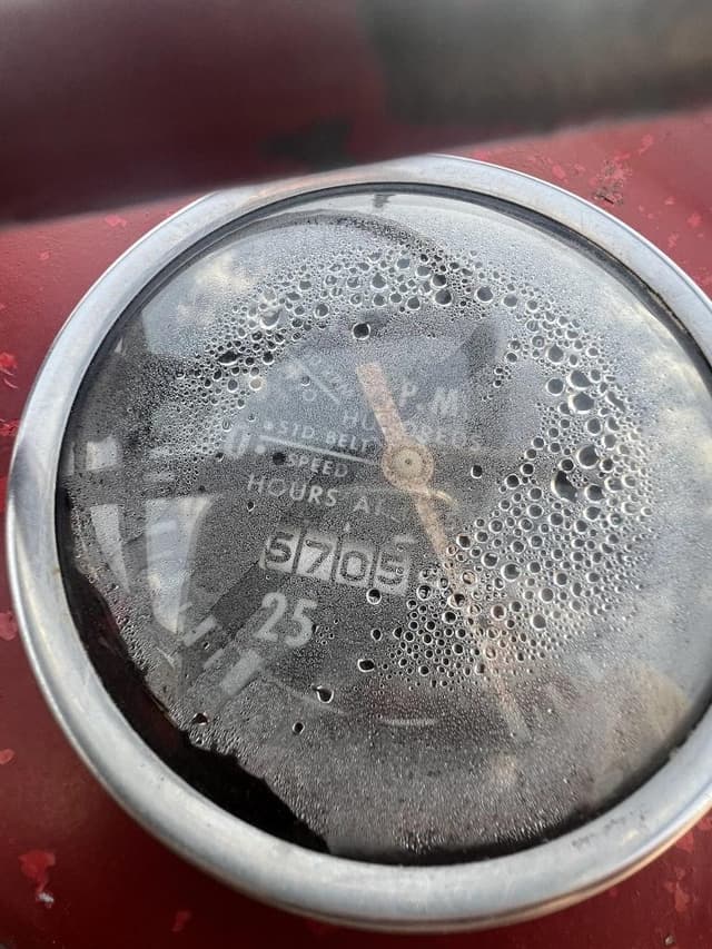 Image of Massey Ferguson 135 equipment image 4