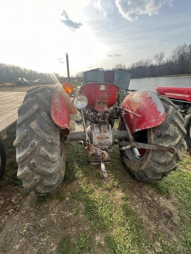 Image of Massey Ferguson 135 equipment image 2