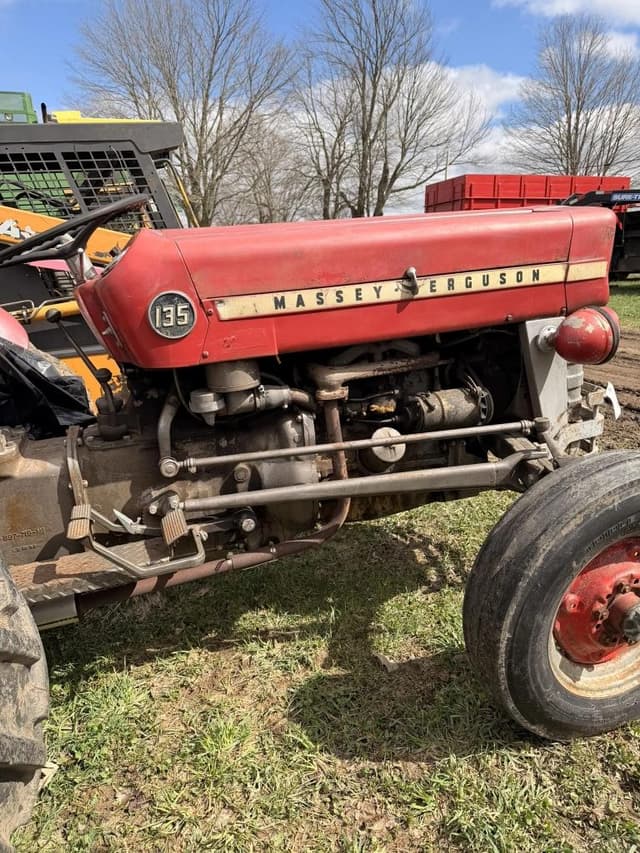 Image of Massey Ferguson 135 equipment image 1