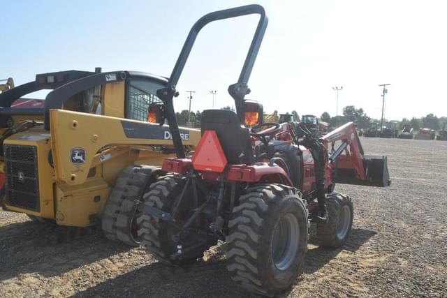 Image of Massey Ferguson 1526 equipment image 2