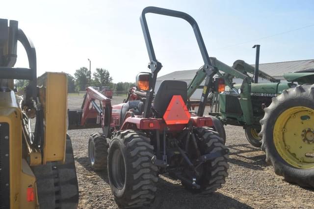 Image of Massey Ferguson 1526 equipment image 1