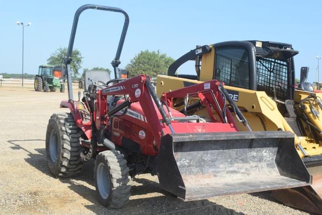 Image of Massey Ferguson 1526 equipment image 3
